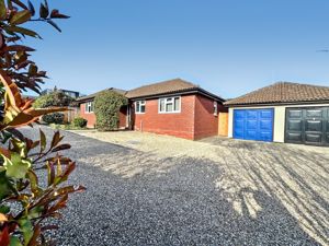 KINGS HEAD COURT- click for photo gallery